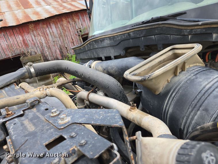 image for item EJ7550 2011 International 7500 water truck