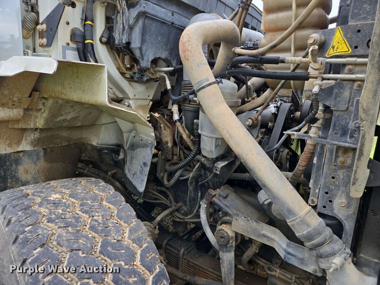 image for item EJ7550 2011 International 7500 water truck