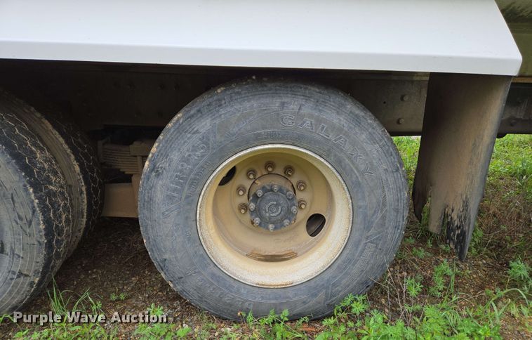 image for item EJ7550 2011 International 7500 water truck