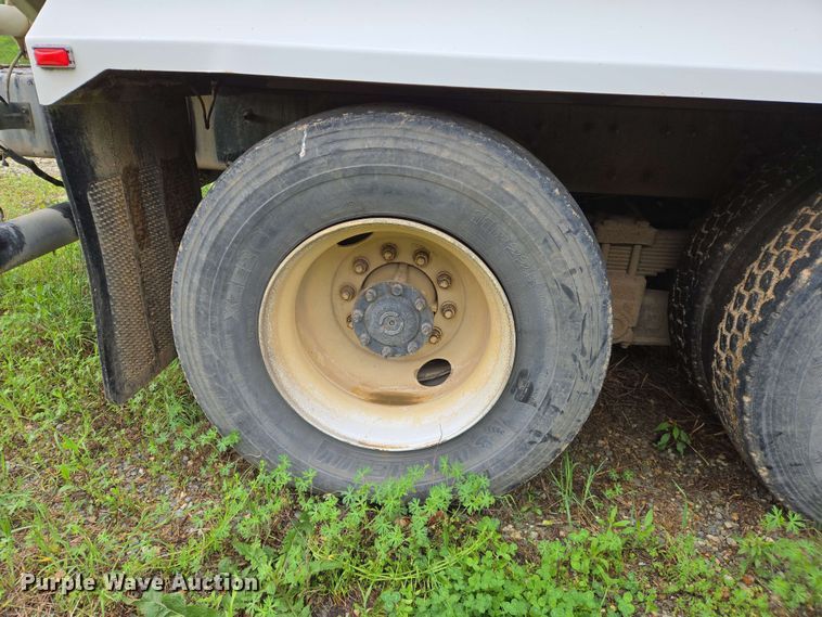 image for item EJ7550 2011 International 7500 water truck