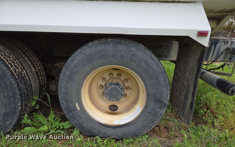 image for item EJ7550 2011 International 7500 water truck