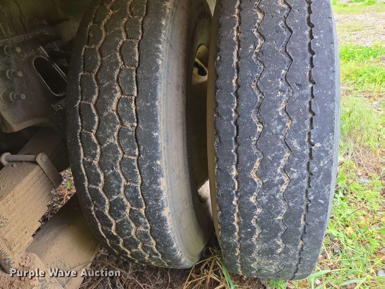 image for item EJ7550 2011 International 7500 water truck