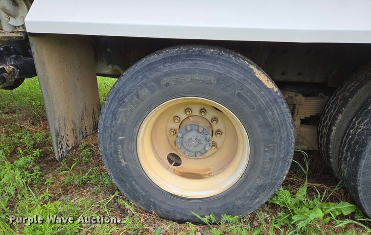 image for item EJ7550 2011 International 7500 water truck