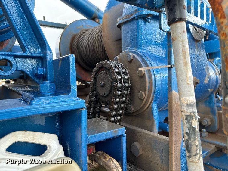 image for item EJ8766 2004 Mack RD690SX winch truck