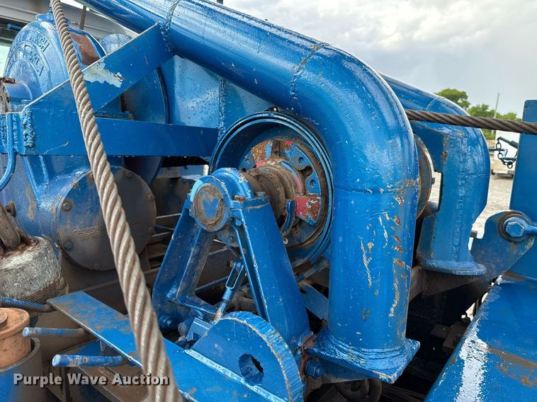 image for item EJ8766 2004 Mack RD690SX winch truck