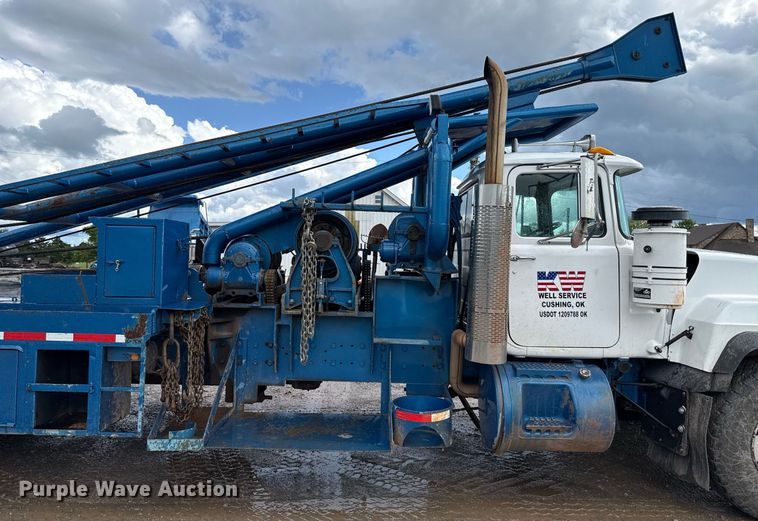 image for item EJ8766 2004 Mack RD690SX winch truck