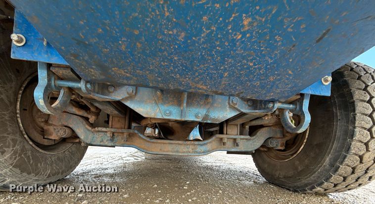 image for item EJ8766 2004 Mack RD690SX winch truck