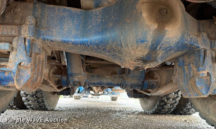 image for item EJ8766 2004 Mack RD690SX winch truck