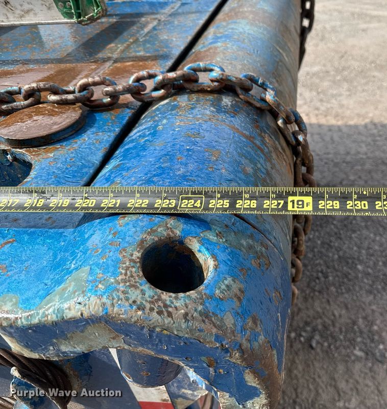 image for item EJ8766 2004 Mack RD690SX winch truck