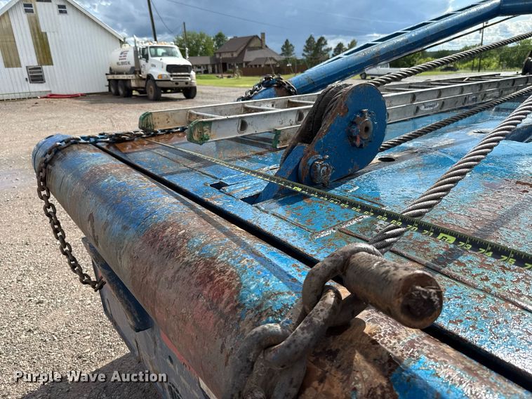 image for item EJ8766 2004 Mack RD690SX winch truck