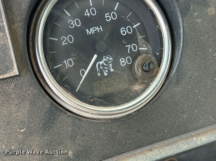 image for item EJ8766 2004 Mack RD690SX winch truck