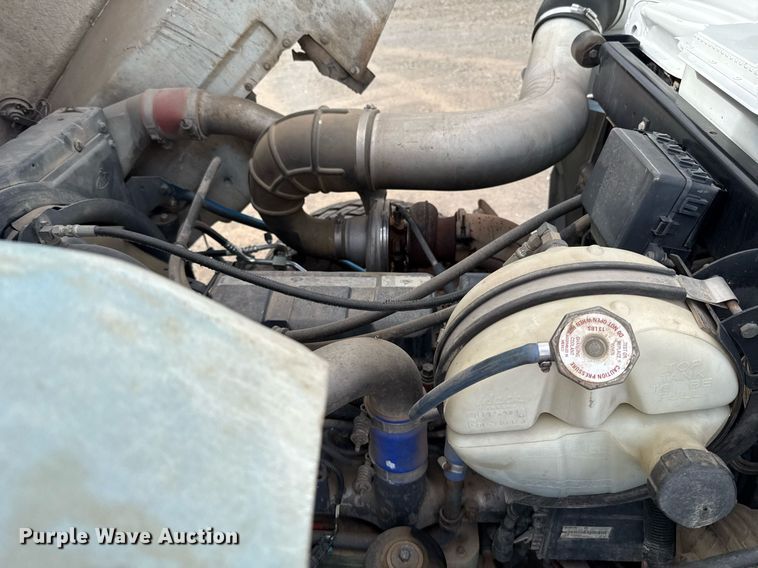 image for item EJ8766 2004 Mack RD690SX winch truck