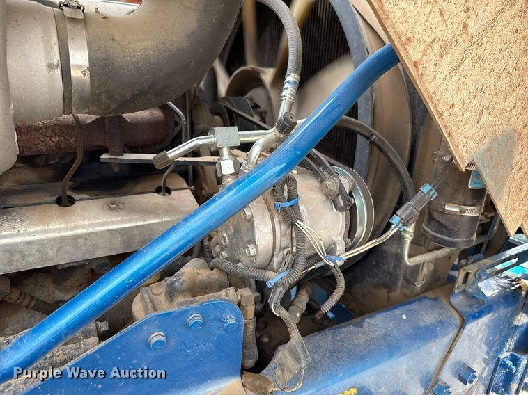 image for item EJ8766 2004 Mack RD690SX winch truck