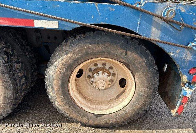 image for item EJ8766 2004 Mack RD690SX winch truck