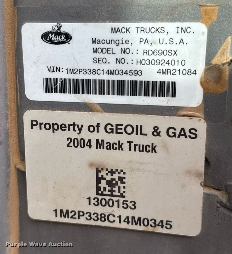 image for item EJ8766 2004 Mack RD690SX winch truck