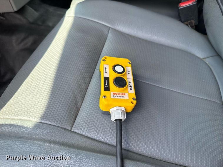 image for item EJ8781 2012 Ford F350 Super Duty XL SuperCab dump bed pickup truck