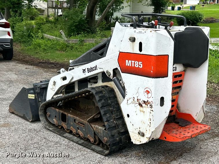 image for item EK8039 2016 Bobcat MT85 compact utility loader