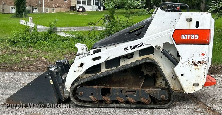 image for item EK8039 2016 Bobcat MT85 compact utility loader