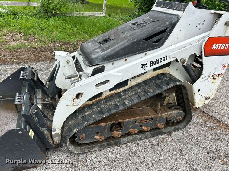 image for item EK8039 2016 Bobcat MT85 compact utility loader