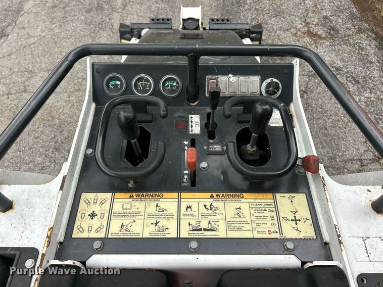 image for item EK8039 2016 Bobcat MT85 compact utility loader