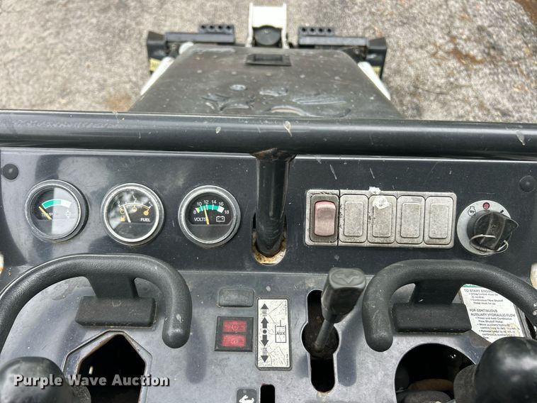 image for item EK8039 2016 Bobcat MT85 compact utility loader