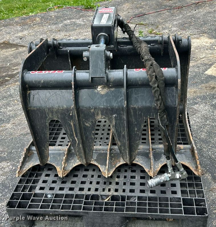 image for item EK8040 2021 Bobcat 36 Root Grapple compact utility loader grapple bucket