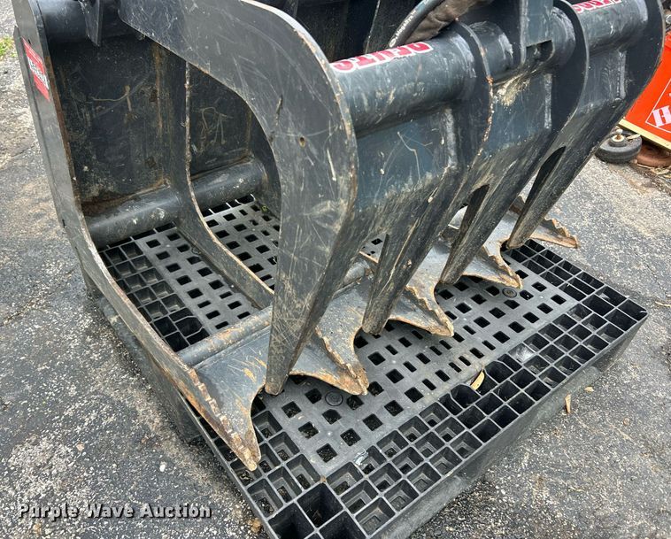 image for item EK8040 2021 Bobcat 36 Root Grapple compact utility loader grapple bucket