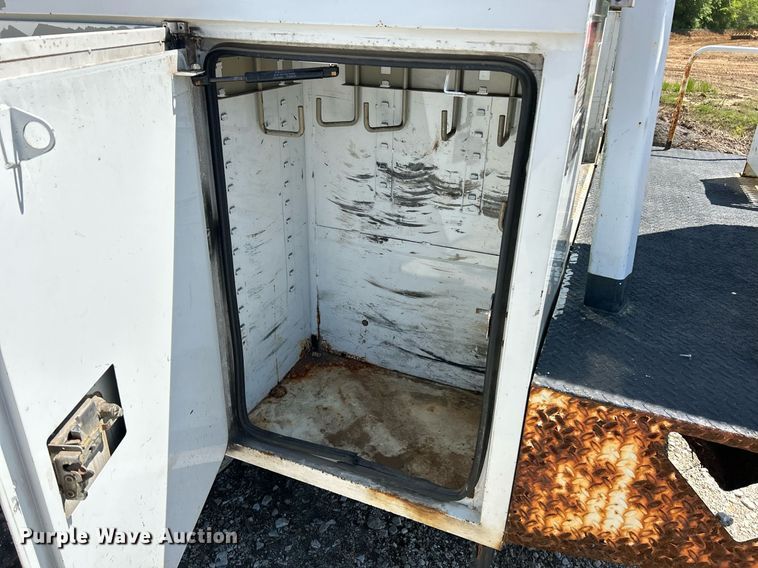 image for item EK8063 2009 Ford F450 Super Duty XL bucket truck