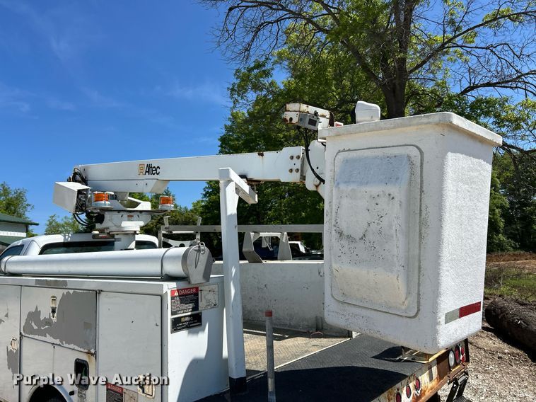 image for item EK8063 2009 Ford F450 Super Duty XL bucket truck