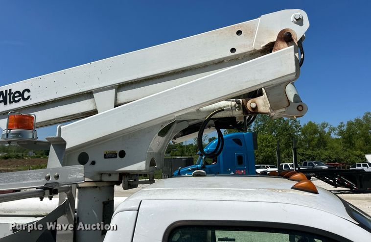 image for item EK8063 2009 Ford F450 Super Duty XL bucket truck