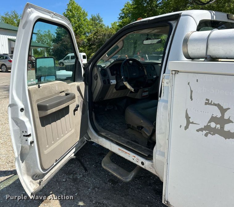 image for item EK8063 2009 Ford F450 Super Duty XL bucket truck