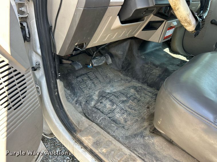 image for item EK8063 2009 Ford F450 Super Duty XL bucket truck