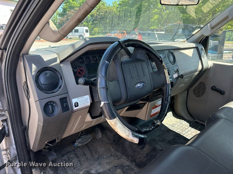 image for item EK8063 2009 Ford F450 Super Duty XL bucket truck