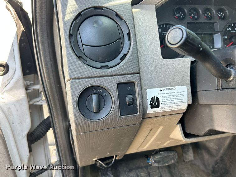 image for item EK8063 2009 Ford F450 Super Duty XL bucket truck