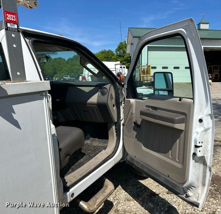 image for item EK8063 2009 Ford F450 Super Duty XL bucket truck