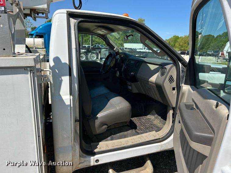 image for item EK8063 2009 Ford F450 Super Duty XL bucket truck