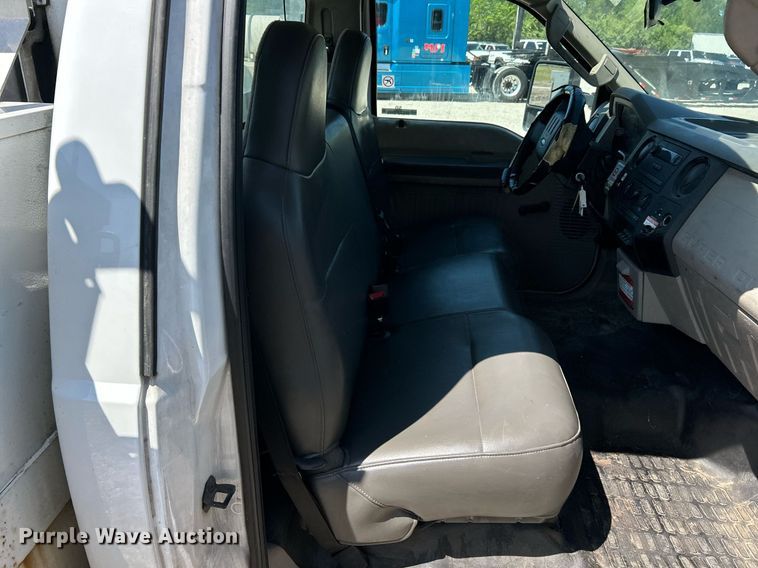 image for item EK8063 2009 Ford F450 Super Duty XL bucket truck