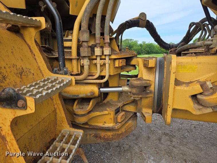 image for item EL2053 2008 Caterpillar 740 haul truck