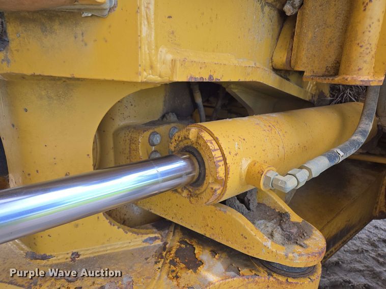 image for item EL2054 2010 Caterpillar 740 haul truck