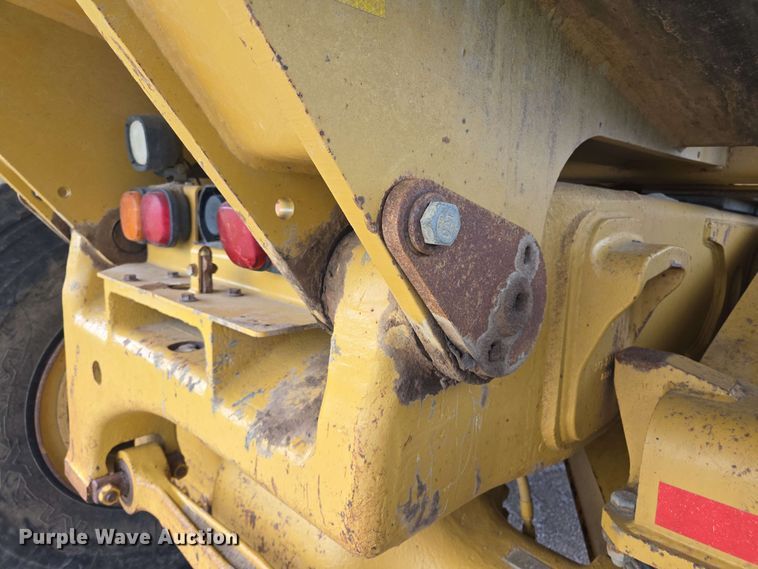 image for item EL2054 2010 Caterpillar 740 haul truck