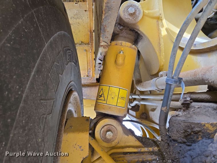 image for item EL2054 2010 Caterpillar 740 haul truck