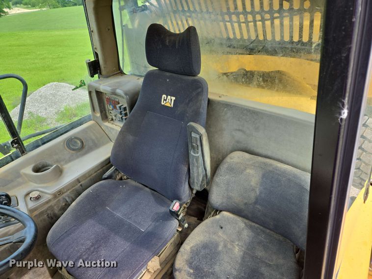 image for item EL2054 2010 Caterpillar 740 haul truck