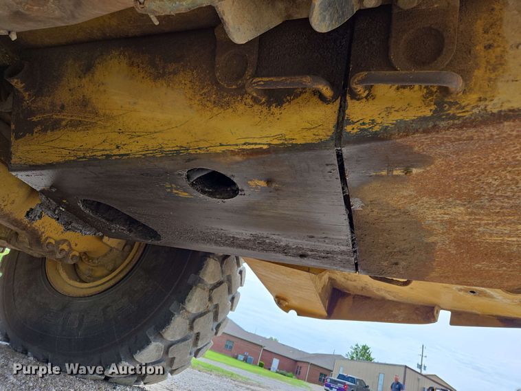 image for item EL2054 2010 Caterpillar 740 haul truck