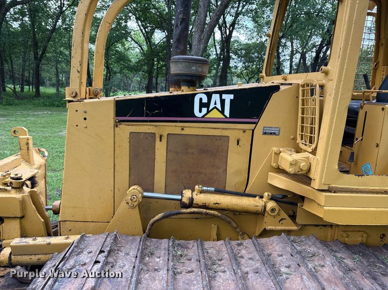 image for item EM2540 1993 Caterpillar D5C dozer