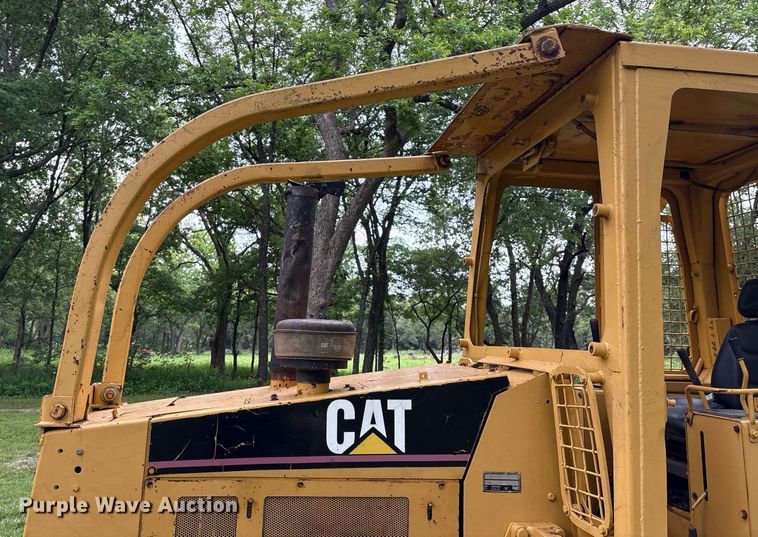image for item EM2540 1993 Caterpillar D5C dozer