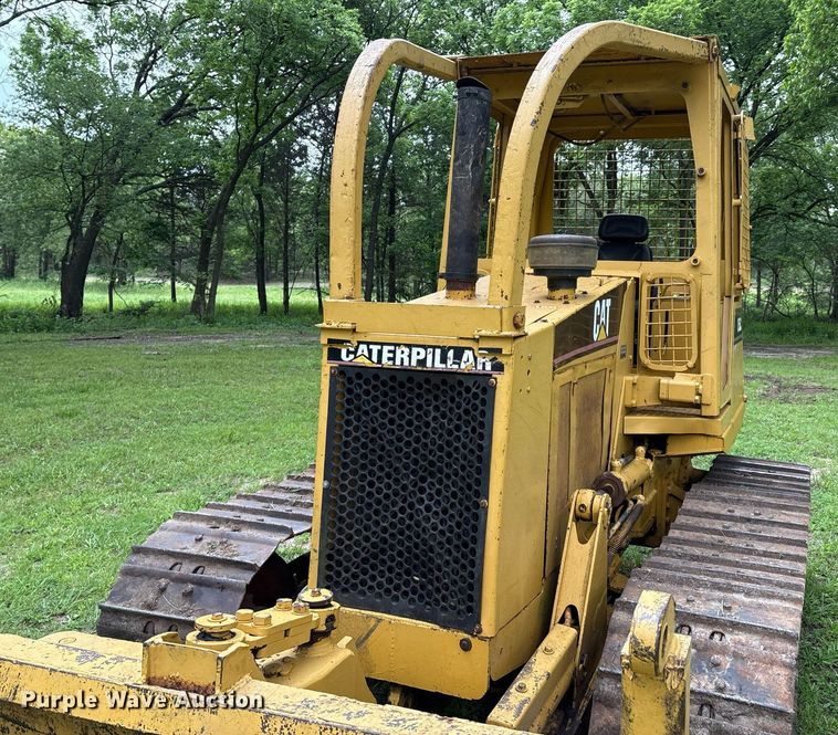 image for item EM2540 1993 Caterpillar D5C dozer