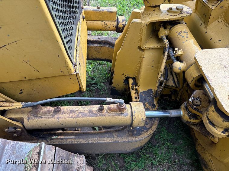 image for item EM2540 1993 Caterpillar D5C dozer
