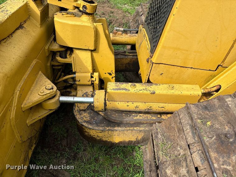 image for item EM2540 1993 Caterpillar D5C dozer