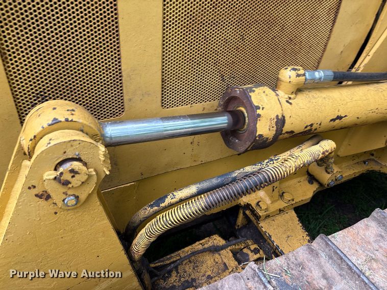 image for item EM2540 1993 Caterpillar D5C dozer