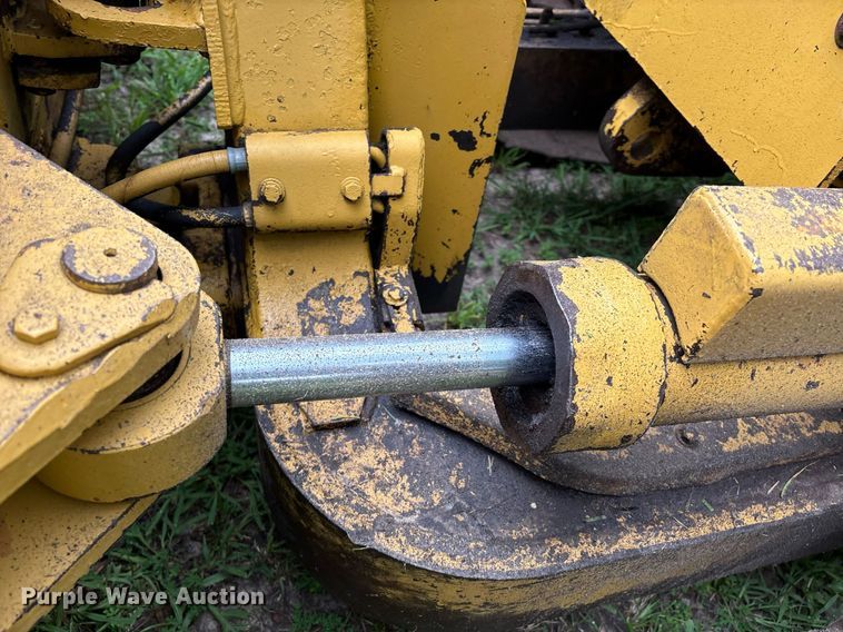 image for item EM2540 1993 Caterpillar D5C dozer